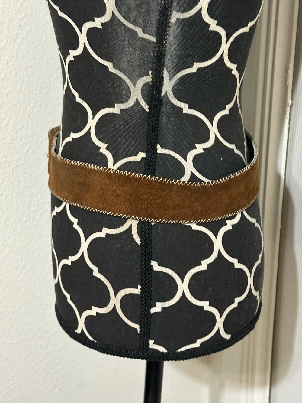 The Campus Suede Leather Size 34 Women’s Belt - Picture 2 of 7